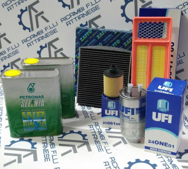 Kit tagliando punto evo euro 5 1.3 mjt 95 cv 4 filtri ufi e 4 lt selenia 5w30